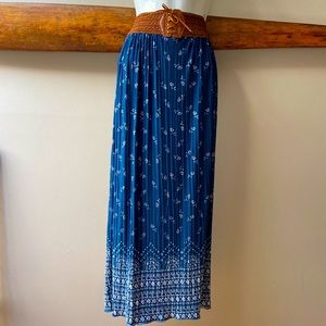 Jon & Anna Contemporary Boho Pleated Maxi Skirt Blue & White Size Medium